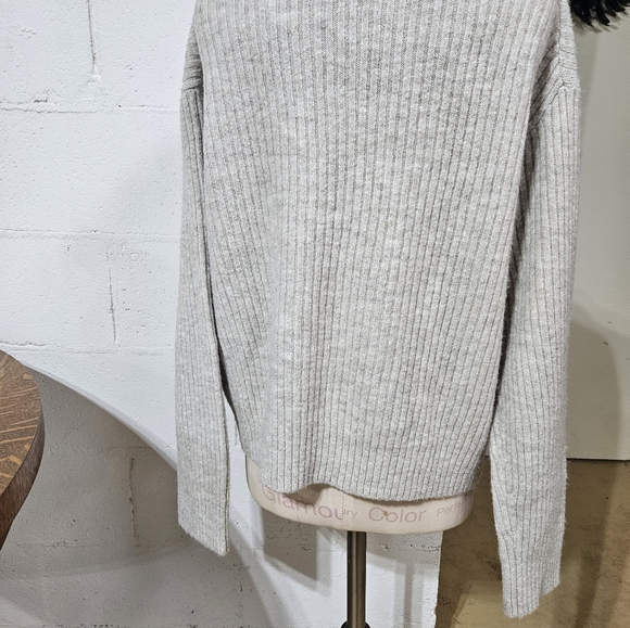H&M Mock Neck Ribbed Sweater - Picture 4 of 6